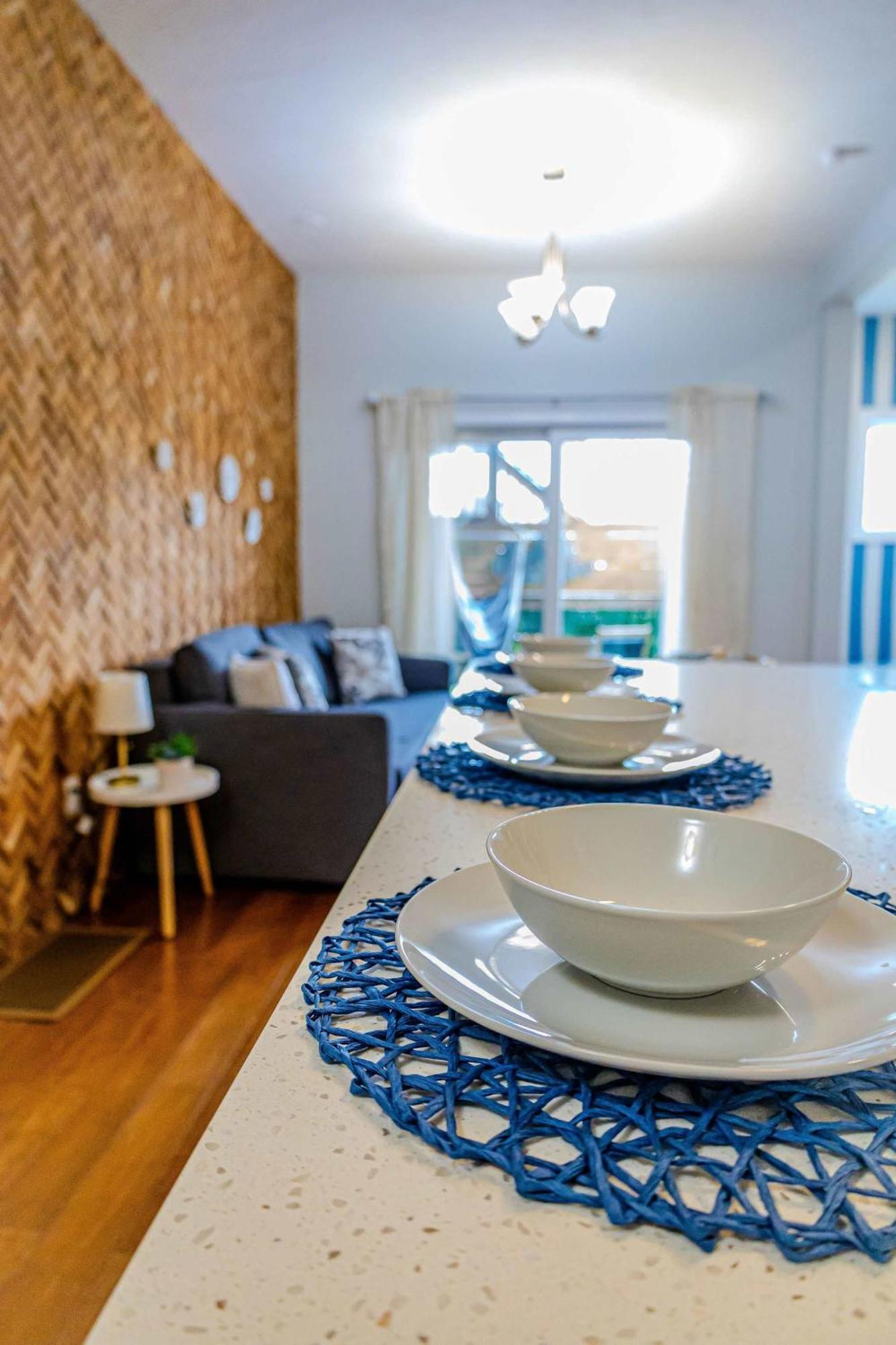 Jennifer's Escape Private With Relaxing Deck Appartement *
