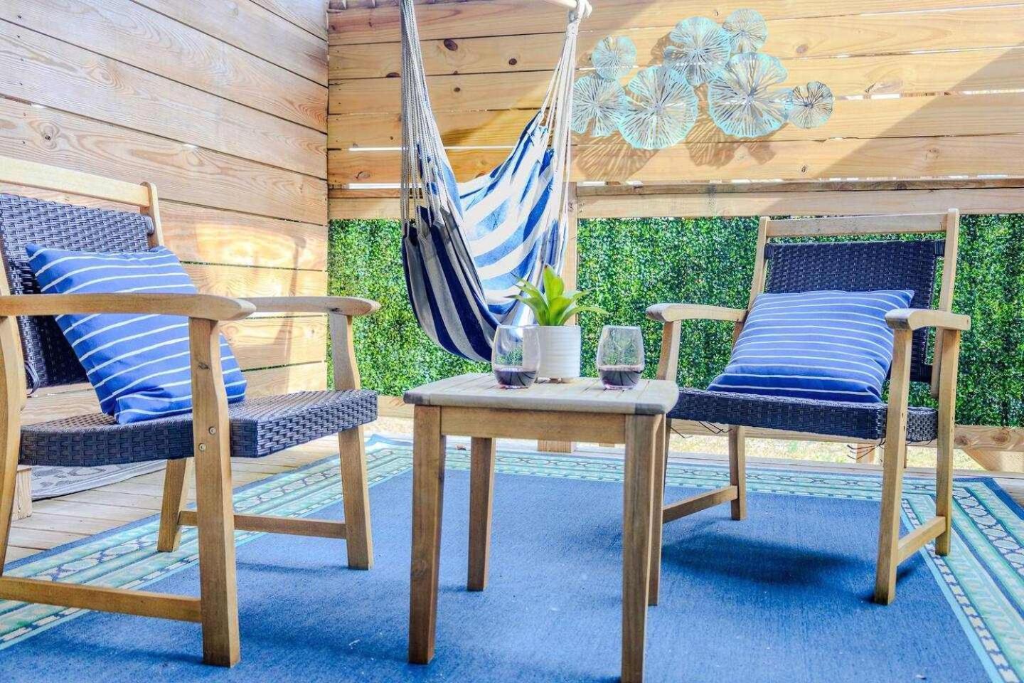 Jennifer's Escape Private With Relaxing Deck Appartement Providence